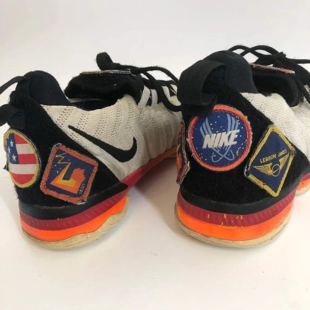 Nike LeBron 16 GS 'Space Travel’ Kid’s Sneaker